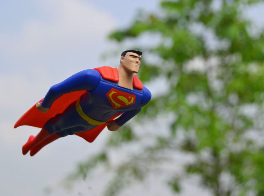 Warner Bros. quer atingir advogado que a processa pelos direitos do Super-homem
